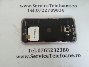 Sticla sparta spate la Samsung S7 edge inlocuita.